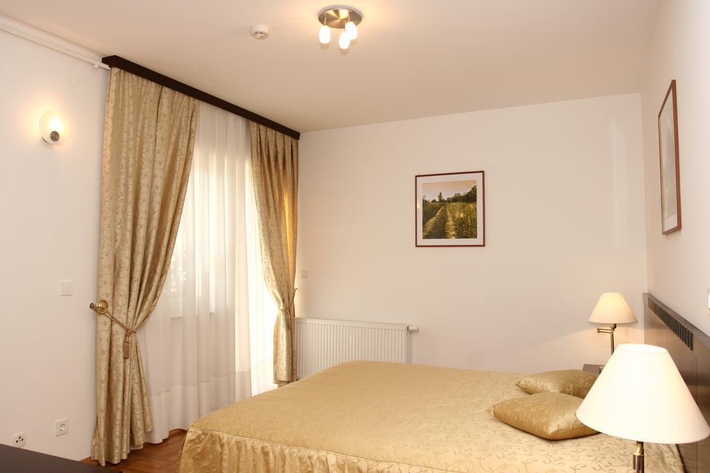 Apartmani Marbis Koprivnica Phòng bức ảnh