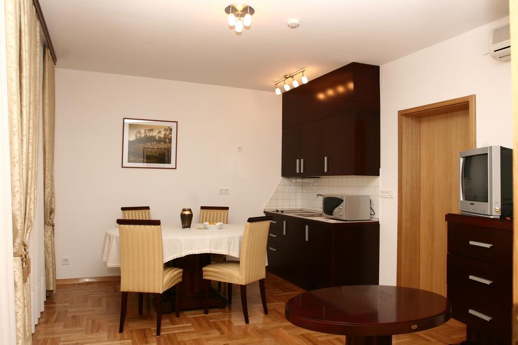 Apartmani Marbis Koprivnica Phòng bức ảnh